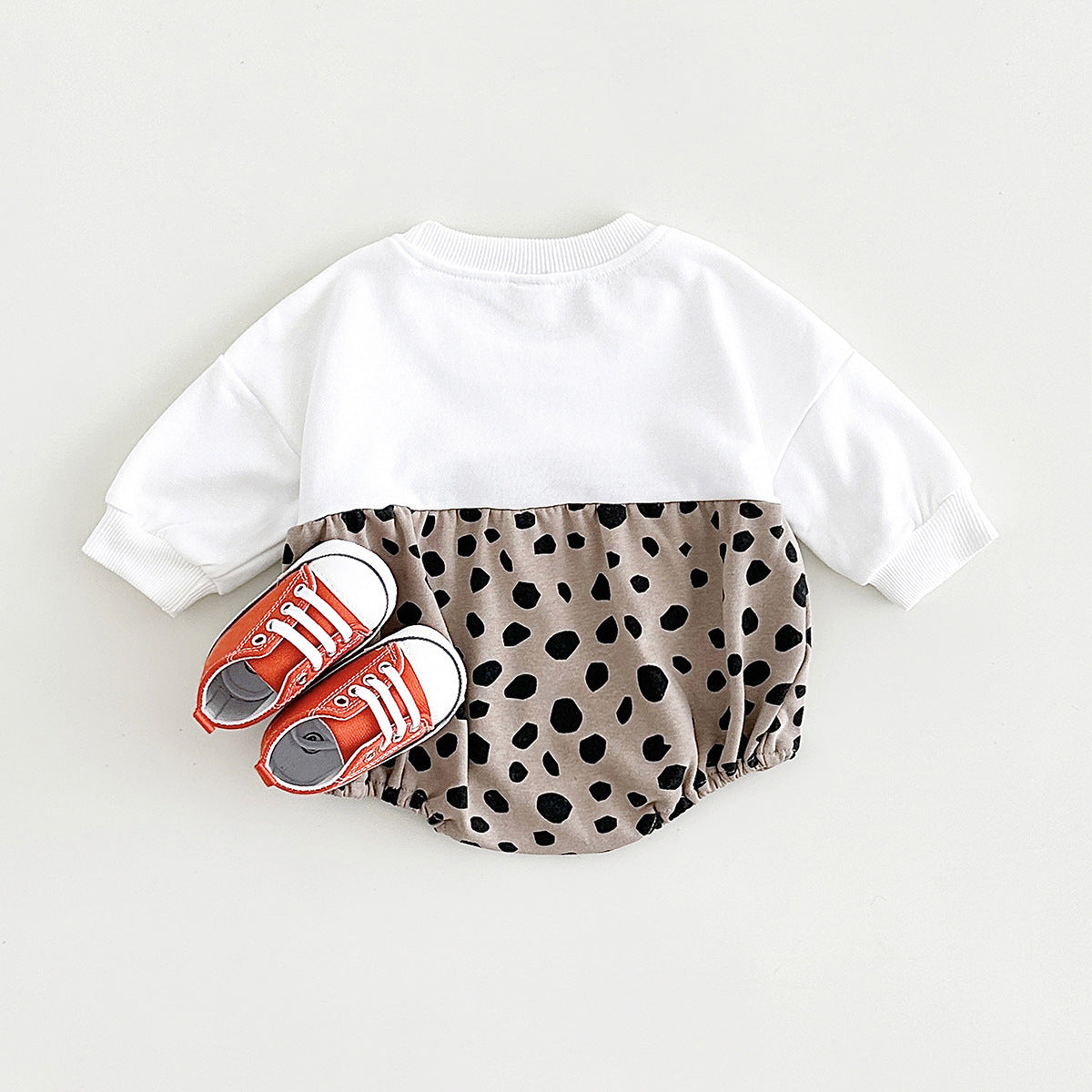 Adorable Cotton Onesie – Baby’s Autumn Leopard Style
